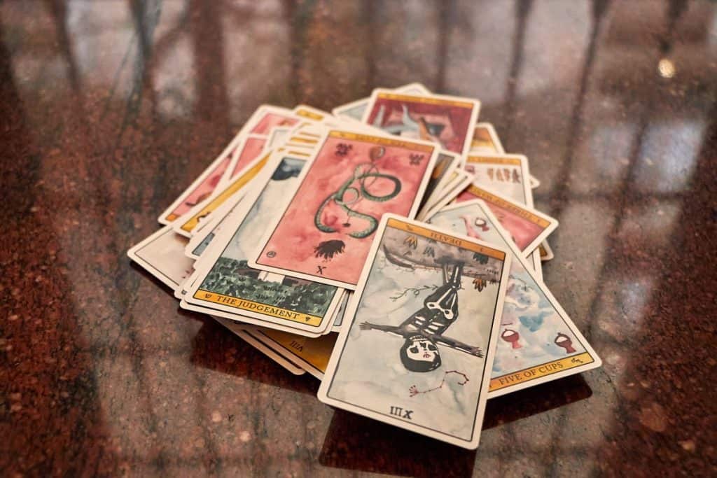 Rabljeni tarot kao energetski izazov – kako ga očistiti Rabljeni tarot kao energetski izazov – kako ga očistiti